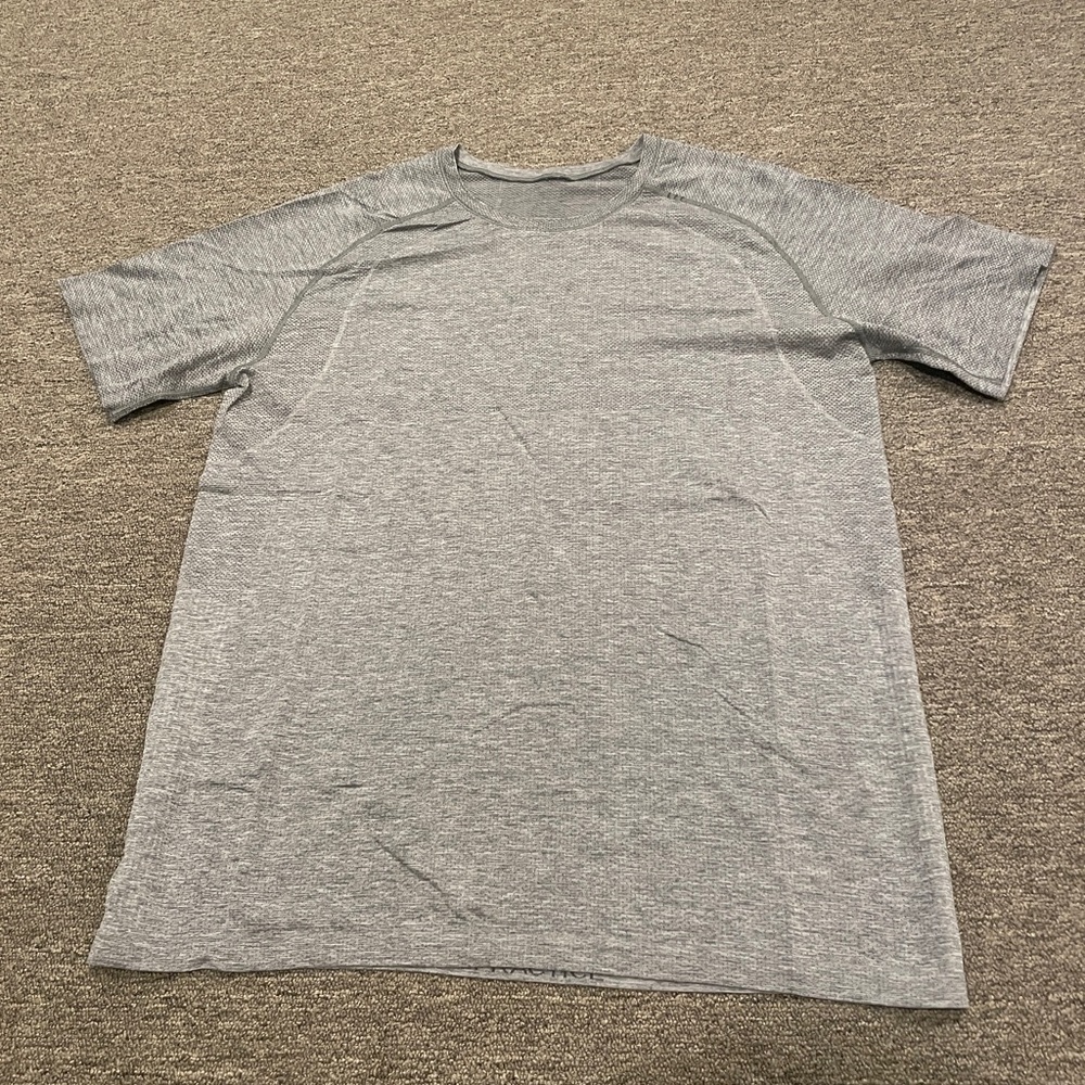Lululemon metal vent tech short sleeve shirt